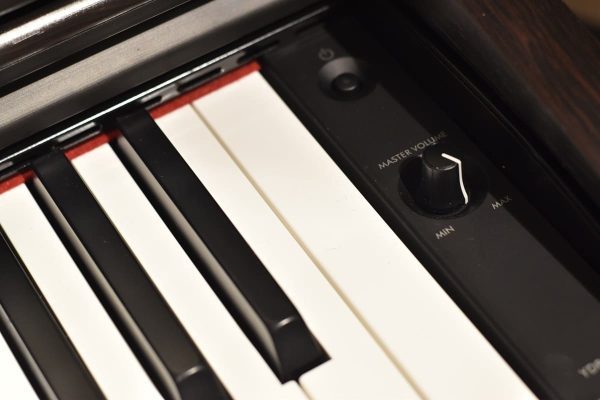 کلاویه ها و دکمه های پیانو یاماها ydp 145 مشکی