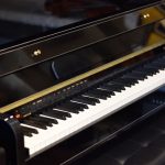 پیانو طرح آکوستیک یانگ چانگ young chang